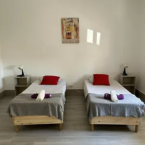 Oriente Dna Iv Apartment